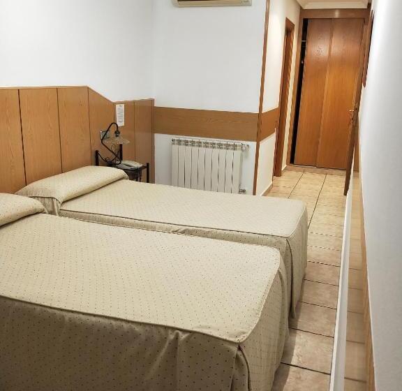 هتل Hostal Maria Ronda