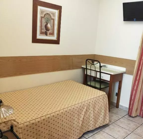 هتل Hostal Maria Ronda