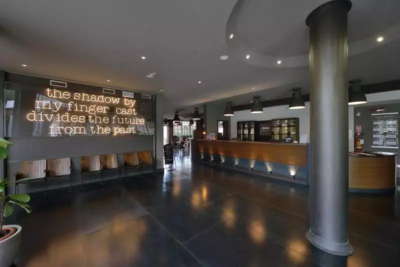 هتل La Meridiana Bleisure