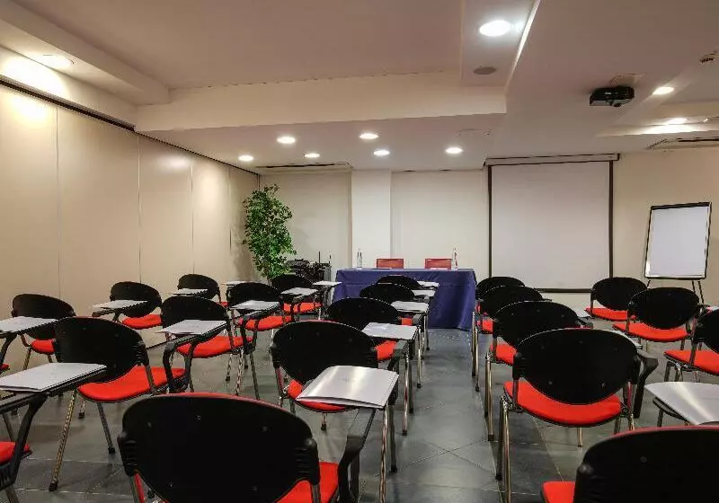 هتل La Meridiana Bleisure