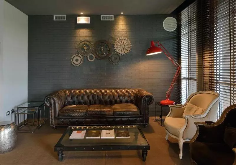 هتل La Meridiana Bleisure