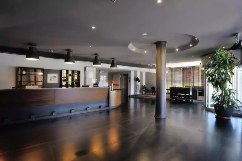 هتل La Meridiana Bleisure