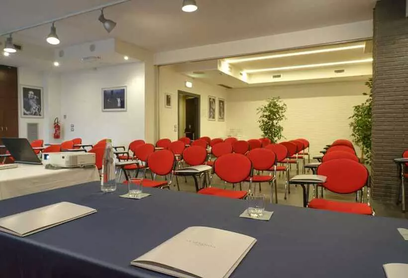 هتل La Meridiana Bleisure