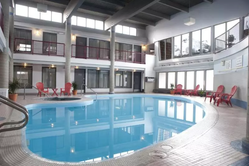 בית מלון כפרי Maligne Lodge