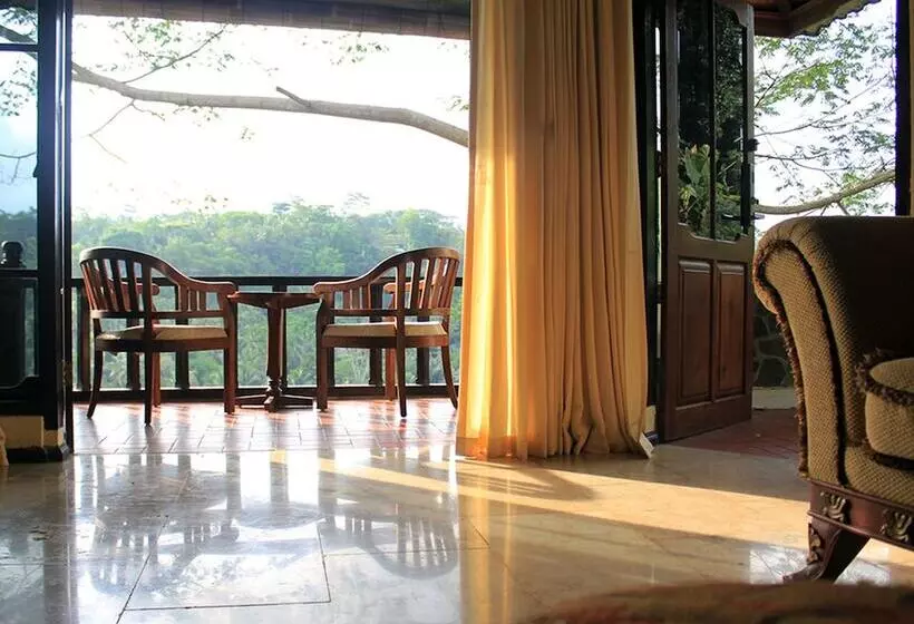 בית מלון כפרי Puri Bunga Resort & Spa