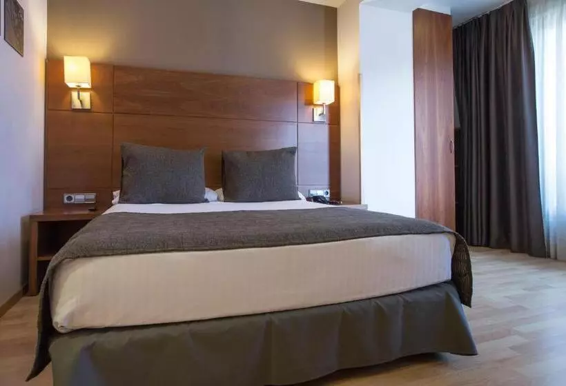 ホテル Via Augusta