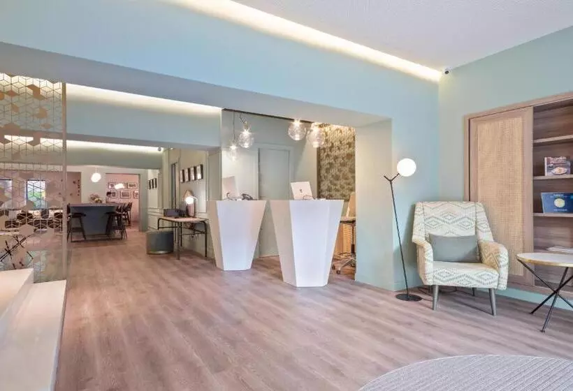 ホテル Via Augusta