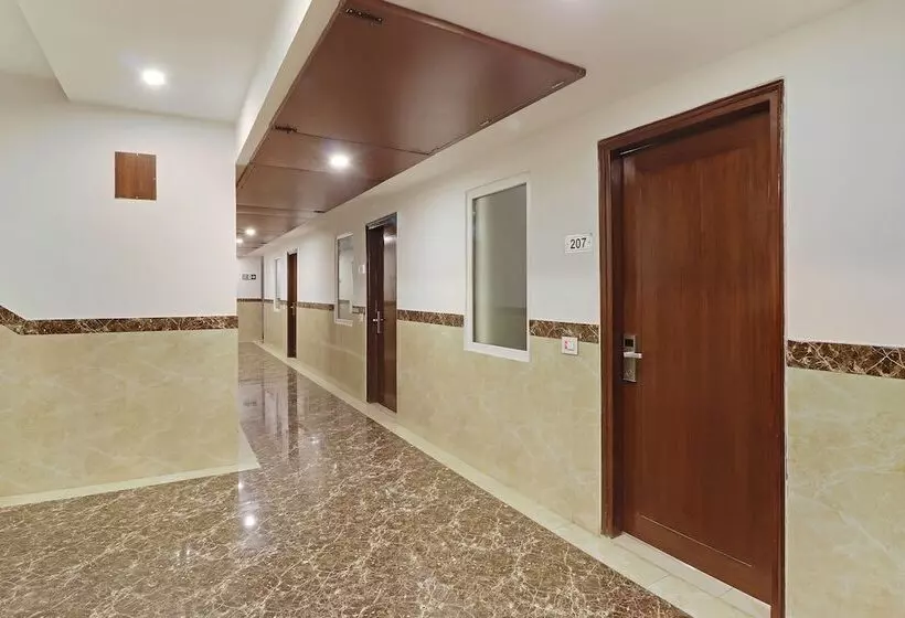 Capital O 2242 Hotel Yuvraj Deluxe