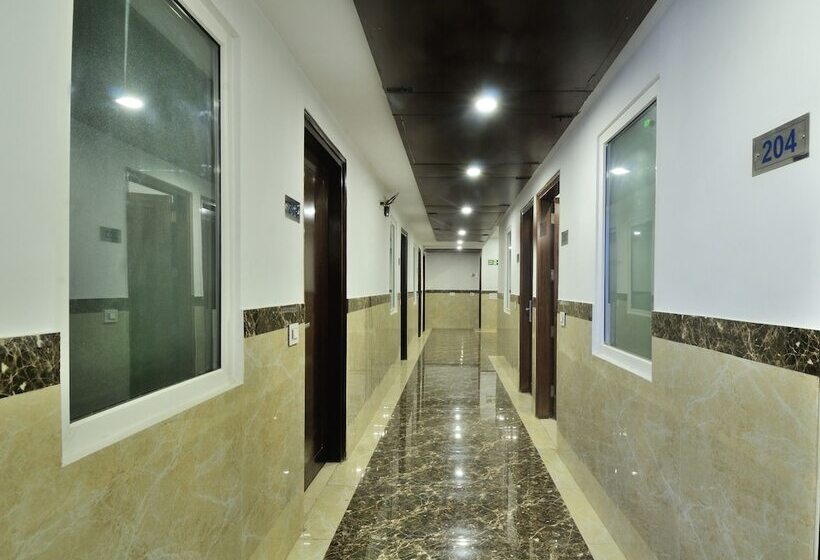 Capital O 2242 Hotel Yuvraj Deluxe