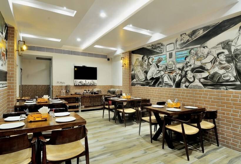 Capital O 2242 Hotel Yuvraj Deluxe