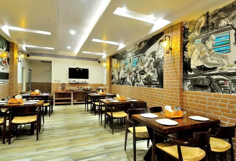 Capital O 2242 Hotel Yuvraj Deluxe