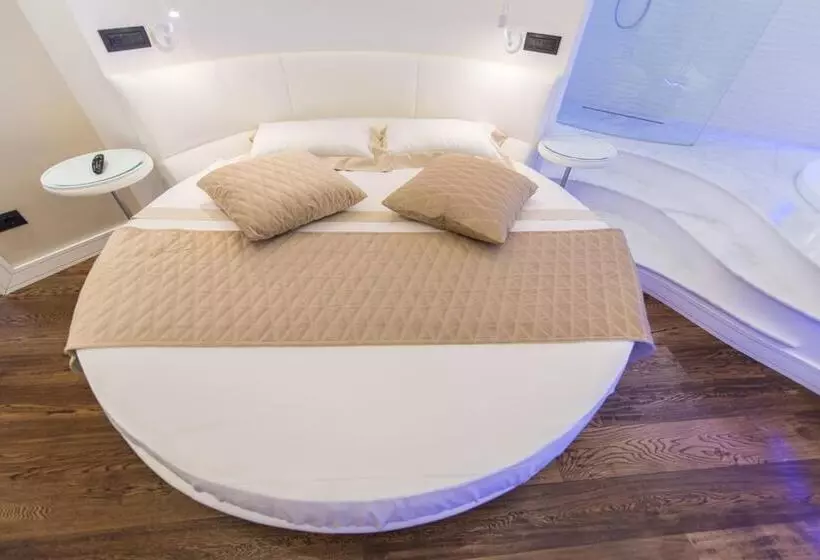 پانسیون Lux Suites In Roma