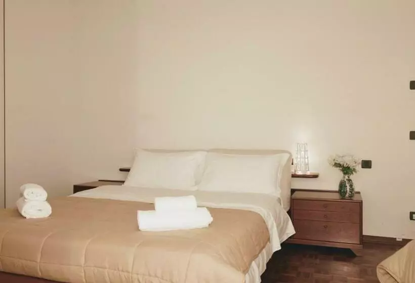 پانسیون Rosa Garden B&b