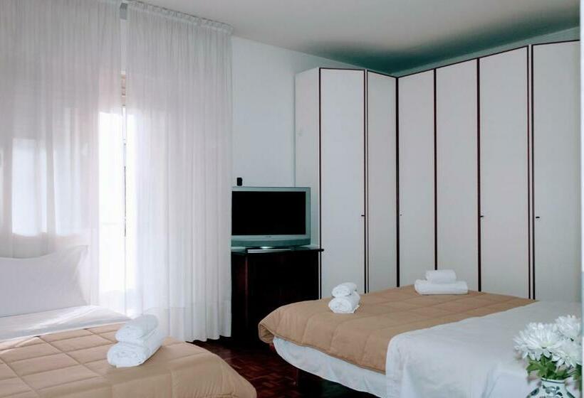 פנסיון Rosa Garden B&b