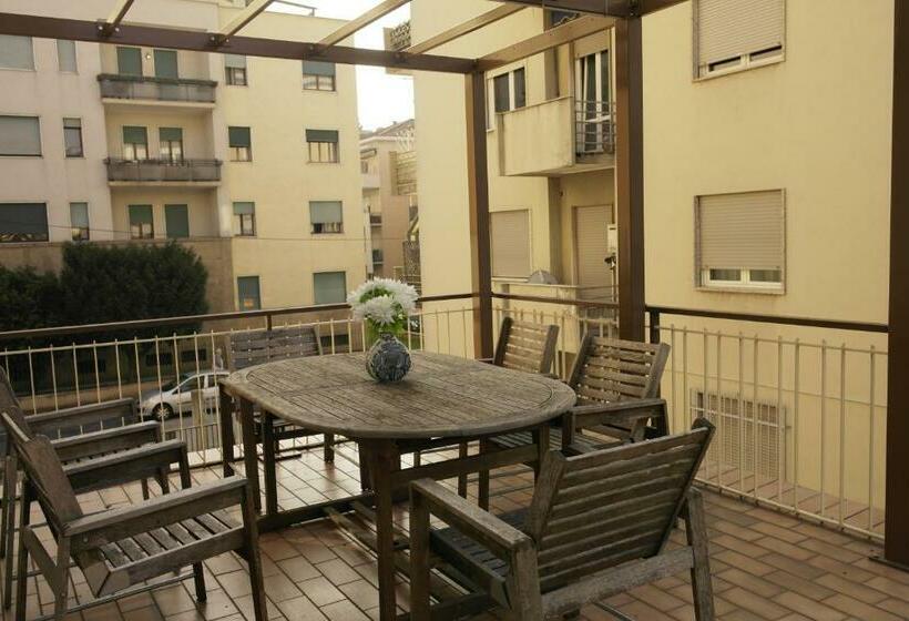 פנסיון Rosa Garden B&b