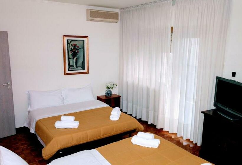 פנסיון Rosa Garden B&b