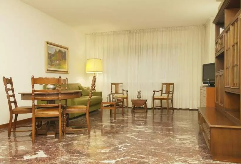 پانسیون Rosa Garden B&b