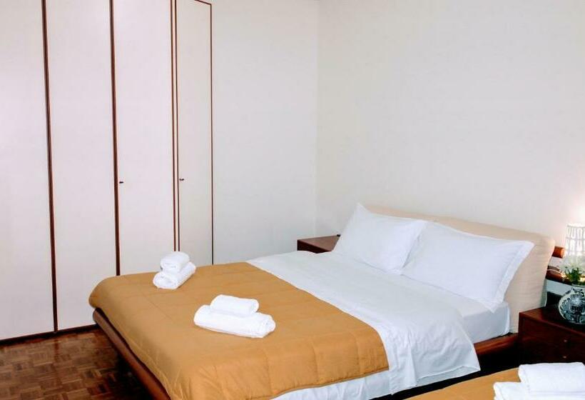 פנסיון Rosa Garden B&b