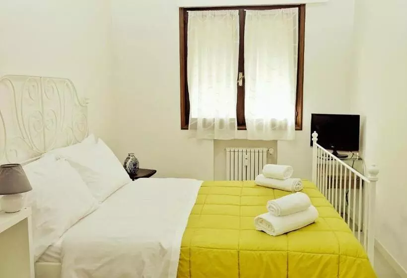 پانسیون Rosa Garden B&b