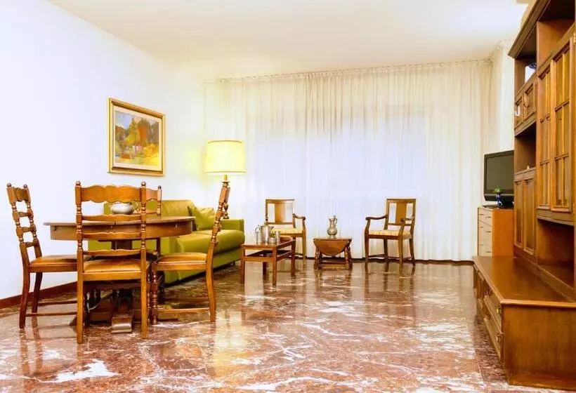 پانسیون Rosa Garden B&b