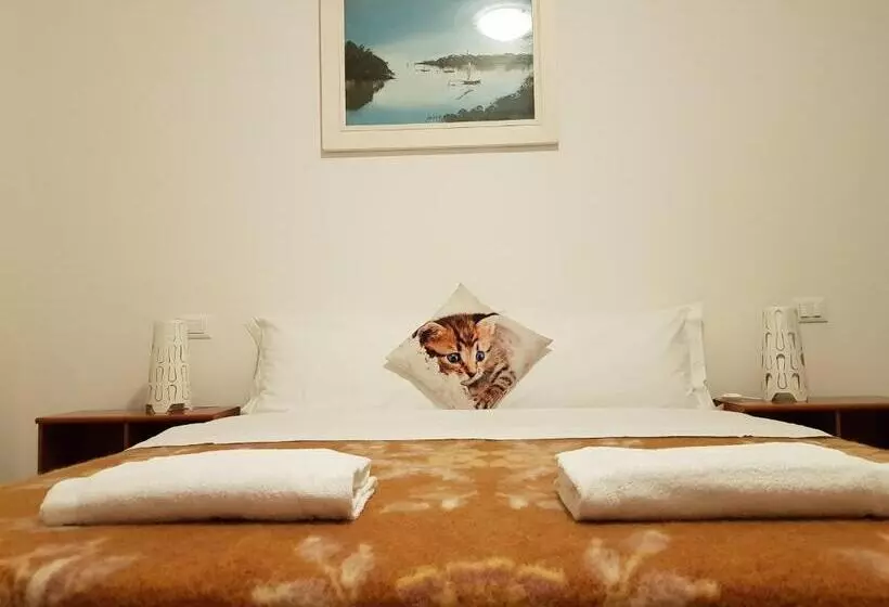 پانسیون Rosa Garden B&b