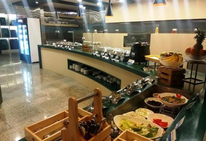 הוסטל Aviserv Lounge