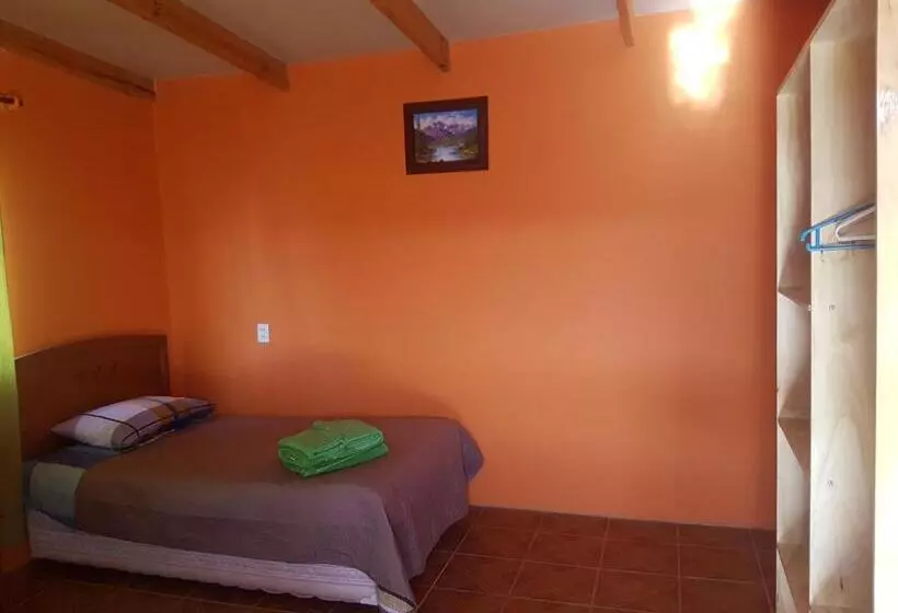 ユースホステル Hostal Casa Colque