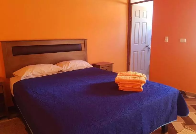 ユースホステル Hostal Casa Colque