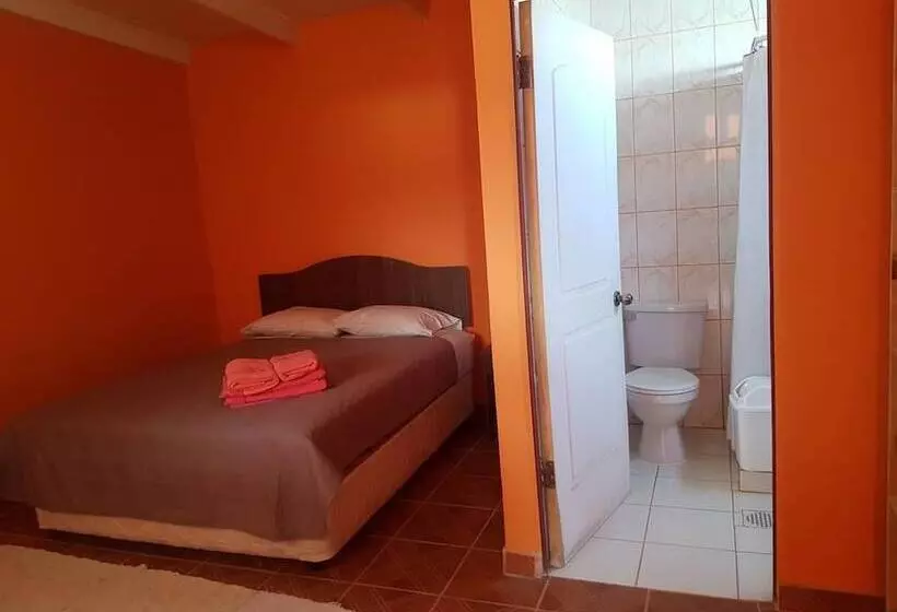 ユースホステル Hostal Casa Colque