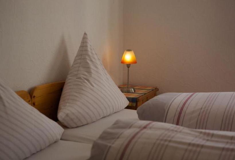 בית מלון כפרי Gasthof Zur Sonne