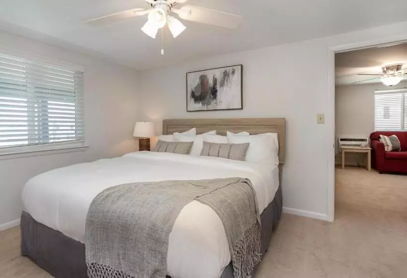 モーテル The Beach House