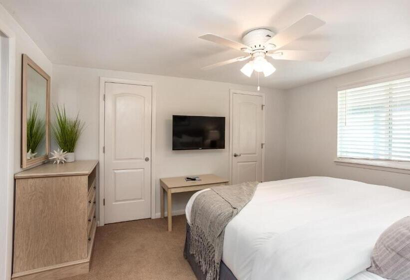 Мотель The Beach House