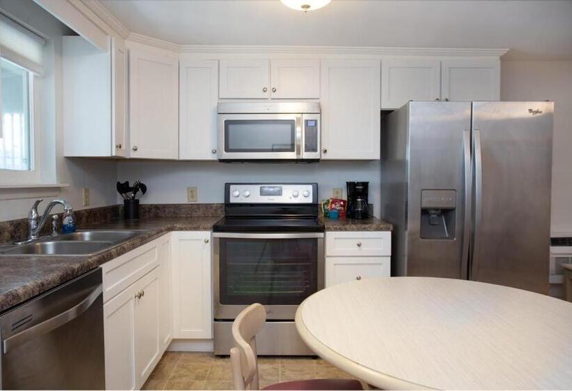 Мотель The Beach House