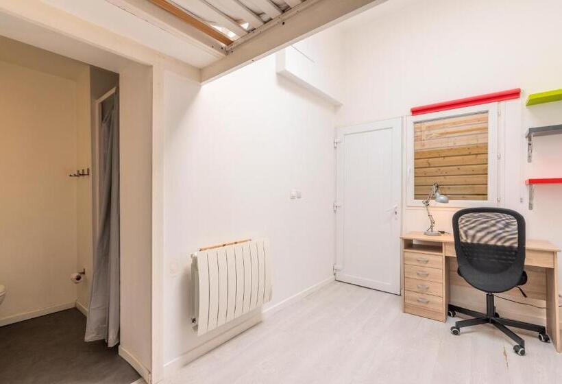 پانسیون Maison Victor Hugo