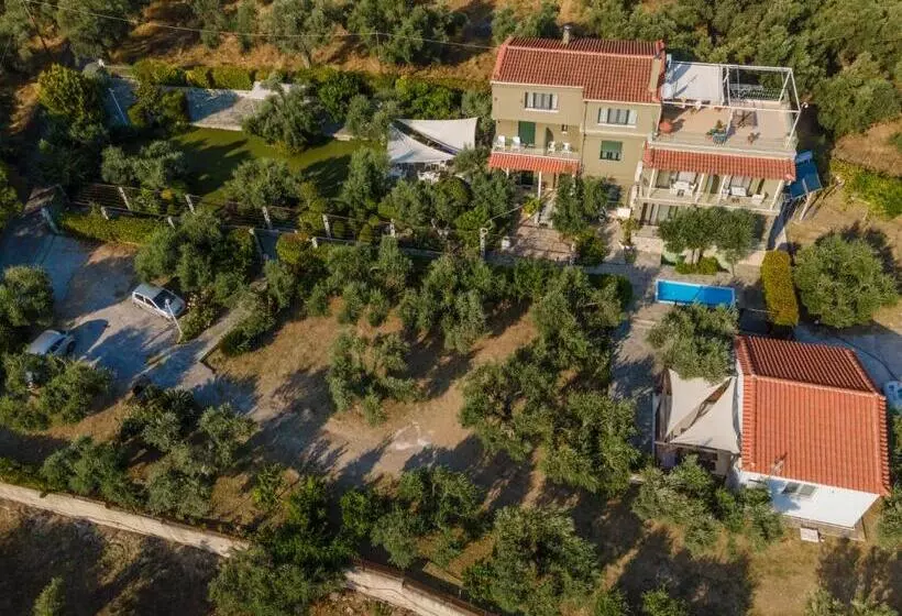 Ampoulos Rooms & Apartments