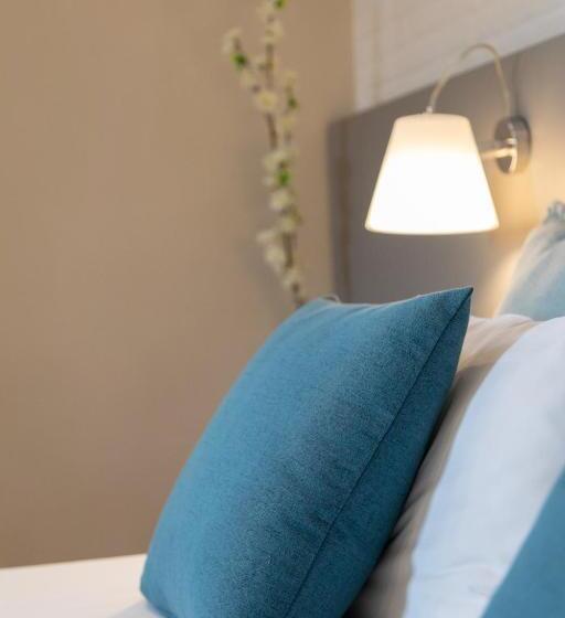 Ampoulos Rooms & Apartments