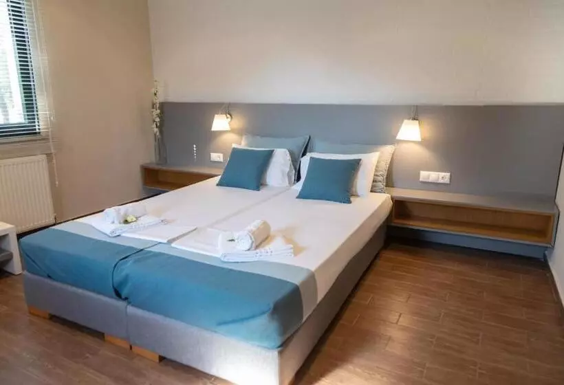 Ampoulos Rooms & Apartments