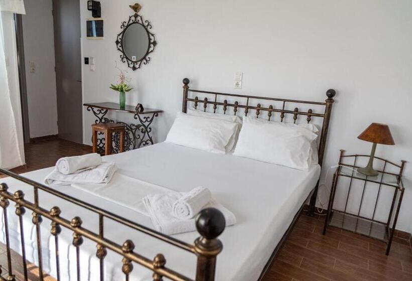 Ampoulos Rooms & Apartments