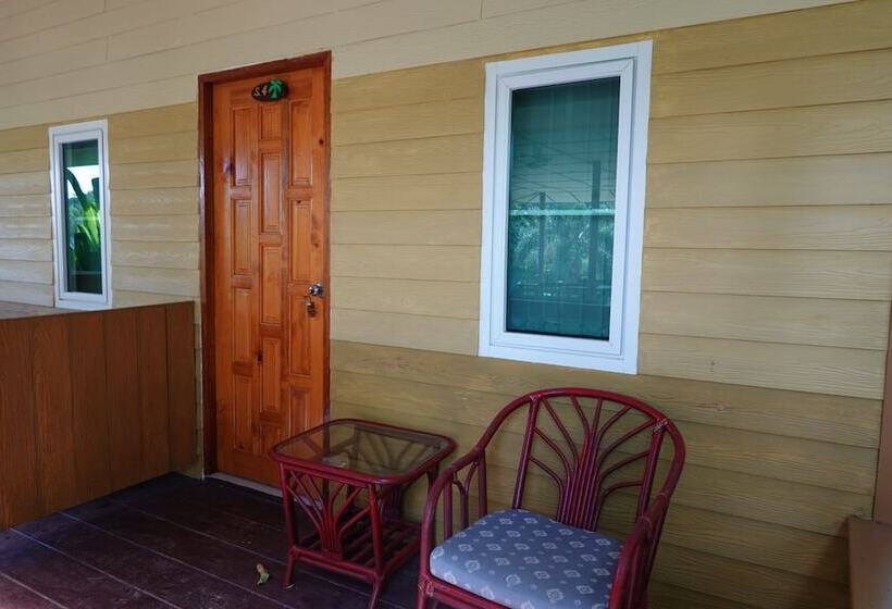 Green Cottage Beach Resort