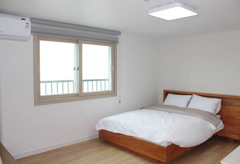 ホテル Jeju Aria Pension