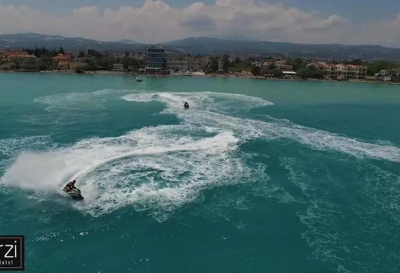 ホテル Marzi Boutique