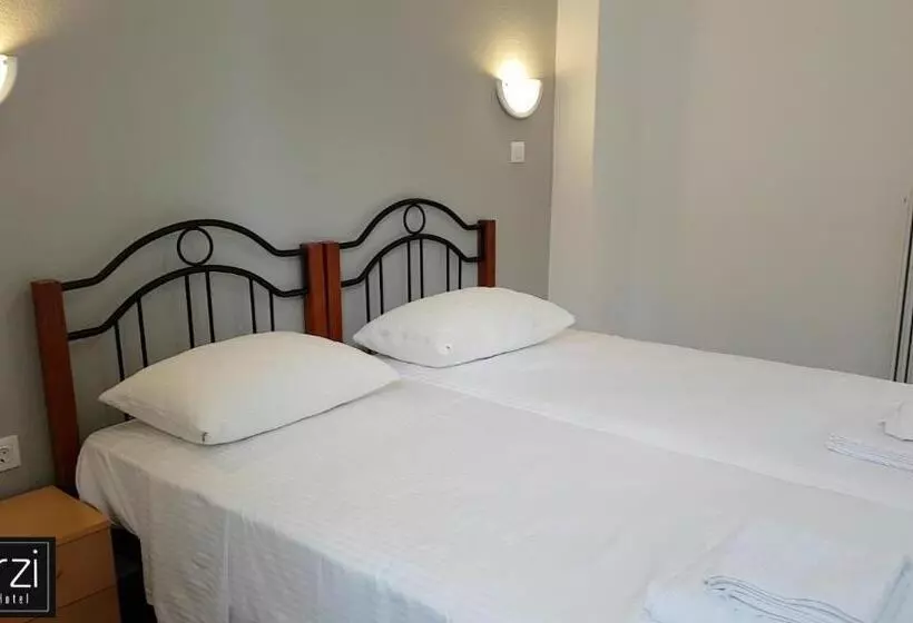 ホテル Marzi Boutique