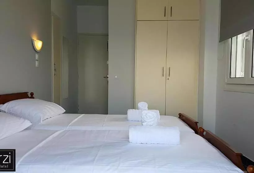 ホテル Marzi Boutique