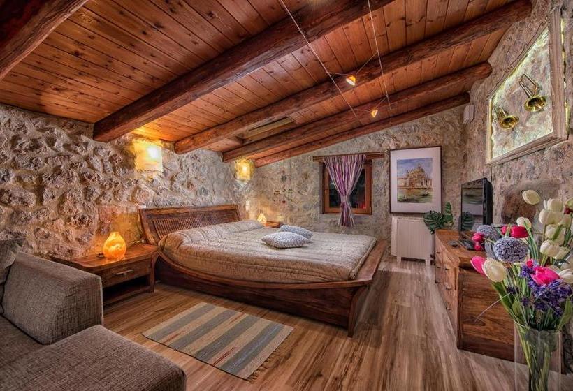 בית מלון כפרי Vip Chalet 4 Seasons