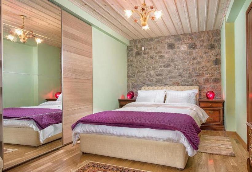 בית מלון כפרי Vip Chalet 4 Seasons