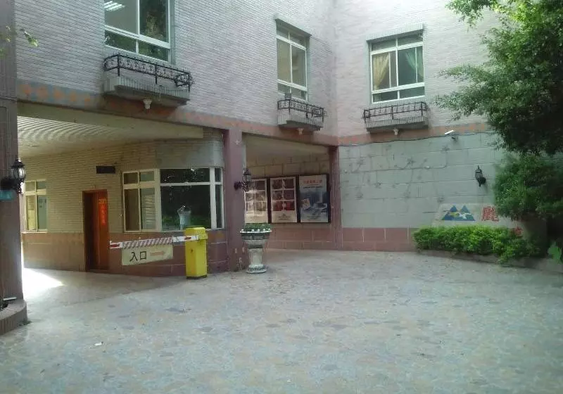 Regin Business Motel