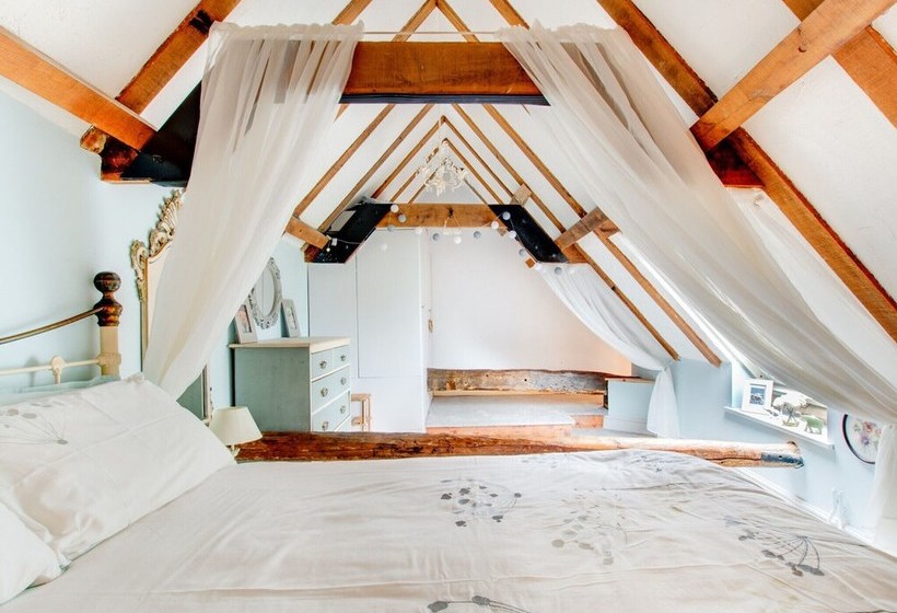 Converted Barn With Excellent Wooden Beams, High Ceiling And A Cosy Terrace