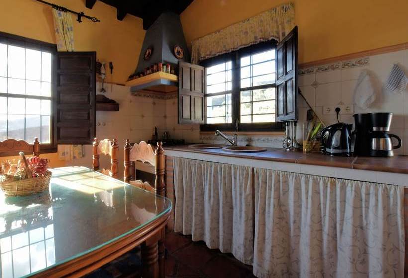 Cozy Cottage In El Borge With Private Pool