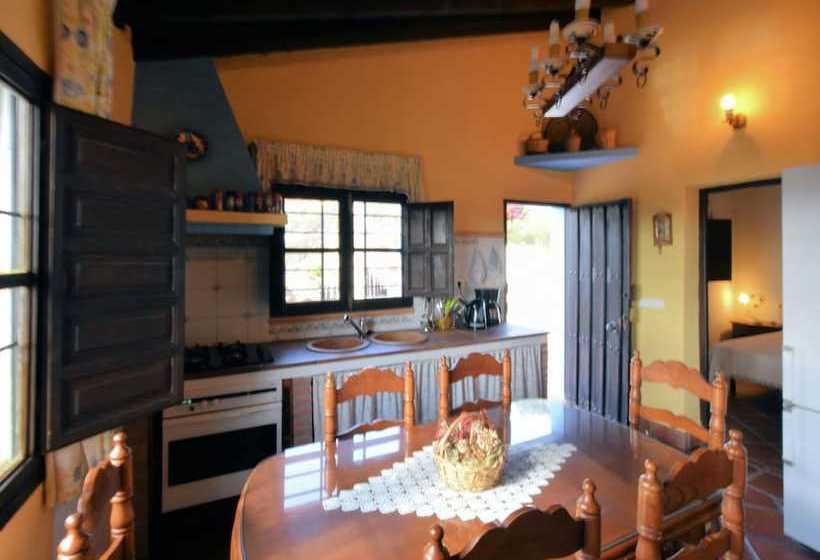 Cozy Cottage In El Borge With Private Pool