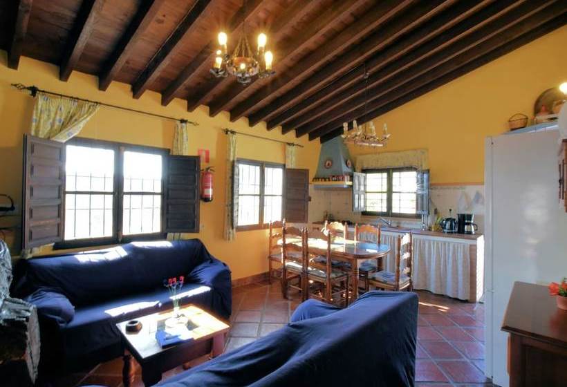 Cozy Cottage In El Borge With Private Pool